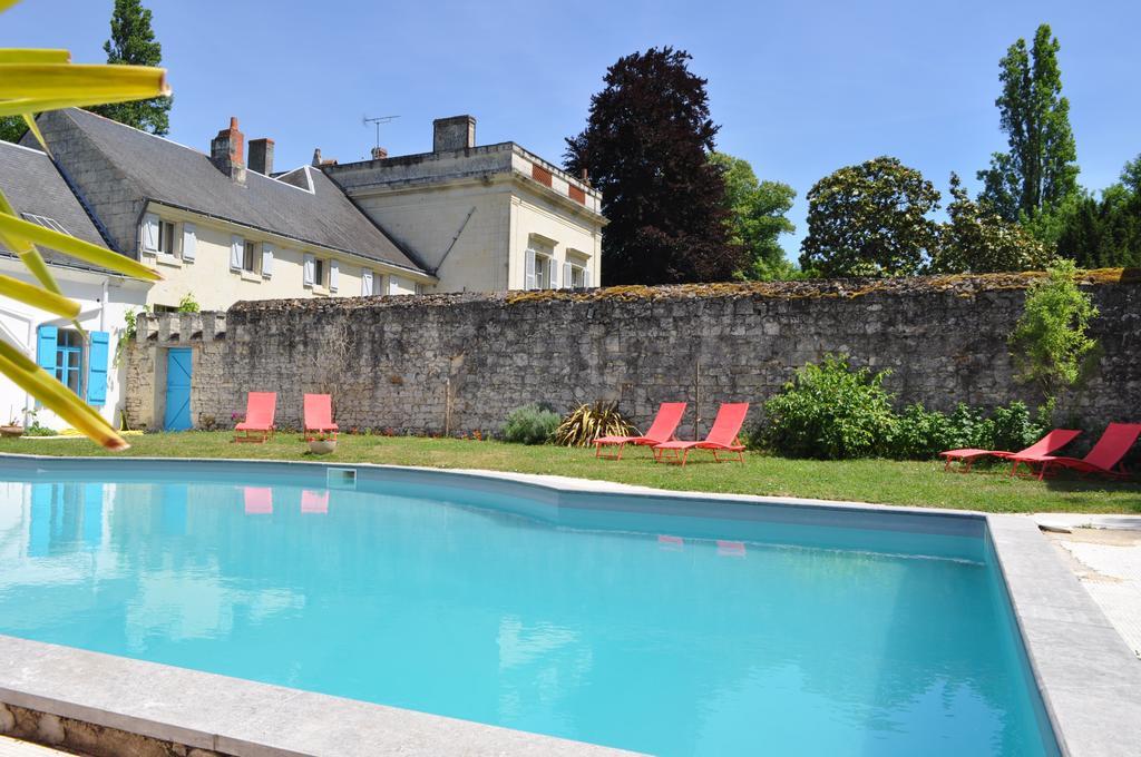 Les Longchamps Neuillé Exterior foto